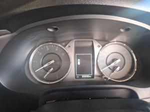 Toyota Hilux 2.4GD-6 single cab 4x4 Raider manual - Image 9