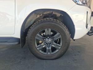 Toyota Hilux 2.4GD-6 single cab 4x4 Raider manual - Image 12