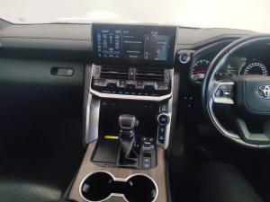 Toyota Land Cruiser 300 3.3D ZX - Image 15