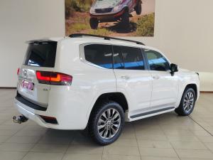 Toyota Land Cruiser 300 3.3D ZX - Image 2