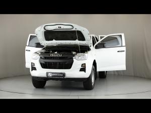 Isuzu D-Max 1.9TD double cab L 4x4 manual - Image 13