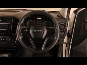 Isuzu D-Max 1.9TD double cab L 4x4 manual - Image 26
