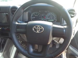 Toyota Land Cruiser 79 2.8GD-6 double cab - Image 8