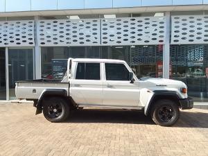Toyota Land Cruiser 79 2.8GD-6 double cab - Image 3