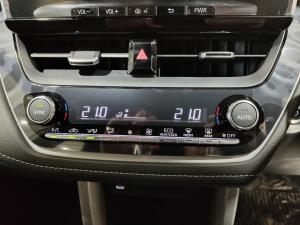 Toyota Corolla Cross 1.8 HEV XS - Image 14