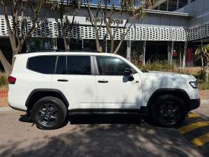 Toyota Land Cruiser 300 3.3D GR-Sport - Image 3