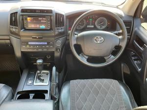 Toyota Land Cruiser 200 4.5D-4D V8 GX - Image 6