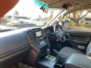 Toyota Land Cruiser 200 4.5D-4D V8 GX - Image 7