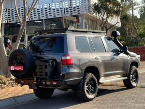 Toyota Land Cruiser 200 4.5D-4D V8 GX - Image 2