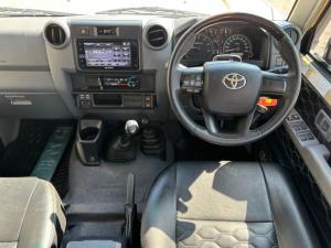 Toyota Land Cruiser 79 4.5D-4D V8 double cab LX - Image 6