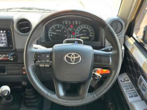 Toyota Land Cruiser 79 4.5D-4D V8 double cab LX - Image 8