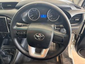 Toyota Hilux 2.4 GD-6 RB SRXE/CAB - Image 8