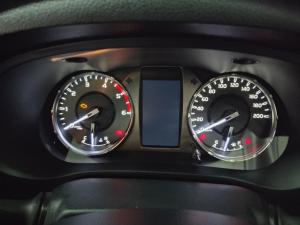 Toyota Hilux 2.4 GD-6 RB Raider automaticE/CAB - Image 9