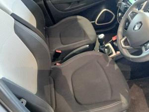 Renault Captur 900T Blaze 5-Door - Image 12