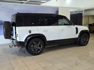 Land Rover Defender 110 D300 X-Dynamic SE - Image 13