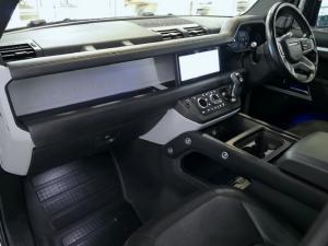 Land Rover Defender 110 D300 X-Dynamic SE - Image 18