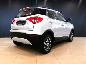 Mahindra XUV300 1.2T W8 - Image 3