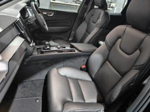 Volvo XC60 B5 AWD Ultimate Dark - Image 6