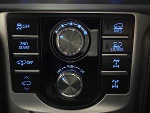 Toyota Land Cruiser Prado 2.8GD VX-L - Image 25