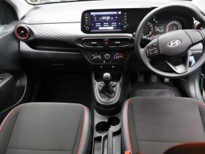 Hyundai Grand i10 1.0 Premium hatch - Image 8