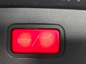 Mercedes-Benz GLC GLC300d 4Matic - Image 13