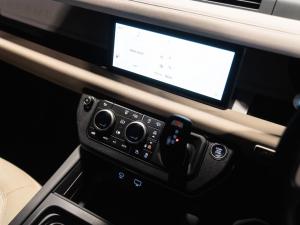 Land Rover Defender 110 P400 First Edition - Image 11