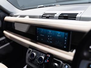 Land Rover Defender 110 P400 First Edition - Image 18
