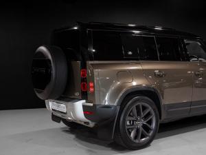 Land Rover Defender 110 P400 First Edition - Image 22