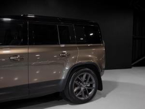 Land Rover Defender 110 P400 First Edition - Image 26