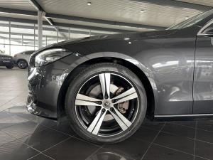 Mercedes-Benz C-Class C200 Avantgarde - Image 12