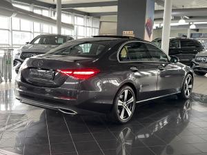 Mercedes-Benz C-Class C200 Avantgarde - Image 2