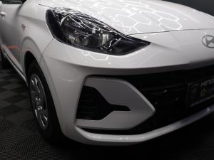 Hyundai Grand i10 1.0 Premium hatch - Image 6