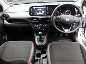 Hyundai Grand i10 1.0 Premium hatch - Image 8