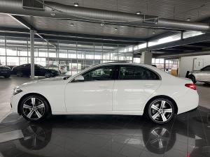 Mercedes-Benz C-Class C220d Avantgarde - Image 11