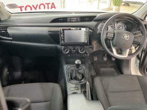 Toyota Hilux 2.4GD-6 single cab Raider manual - Image 6