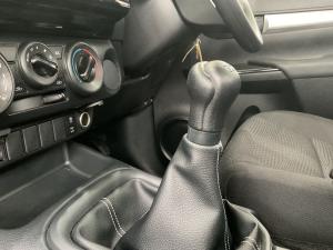 Toyota Hilux 2.4GD-6 single cab Raider manual - Image 10