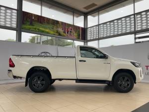 Toyota Hilux 2.4GD-6 single cab Raider manual - Image 3