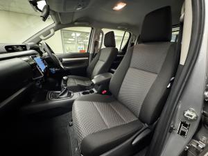 Toyota Hilux 2.4GD-6 double cab Raider manual - Image 7
