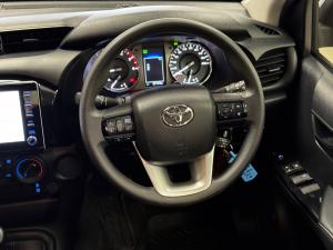 Toyota Hilux 2.4GD-6 double cab Raider manual - Image 8