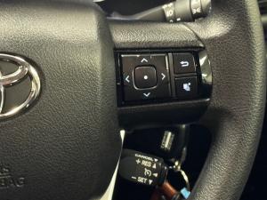 Toyota Hilux 2.4GD-6 double cab Raider manual - Image 10