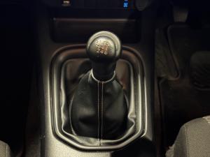 Toyota Hilux 2.4GD-6 double cab Raider manual - Image 11