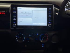 Toyota Hilux 2.4GD-6 double cab Raider manual - Image 13