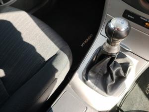 Toyota Corolla 1.6 Advanced - Image 11