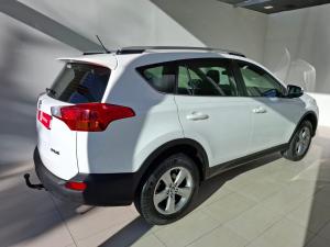 Toyota RAV4 2.0 GX - Image 2