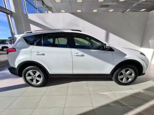 Toyota RAV4 2.0 GX - Image 4