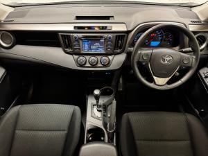 Toyota RAV4 2.0 GX auto - Image 6