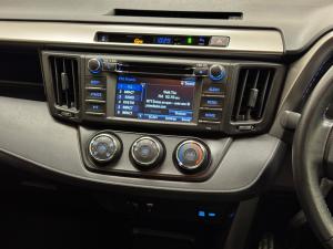 Toyota RAV4 2.0 GX auto - Image 13