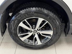 Toyota RAV4 2.0 GX auto - Image 17