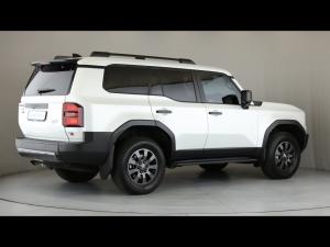 Toyota Land Cruiser Prado 2.8GD VX-R - Image 3
