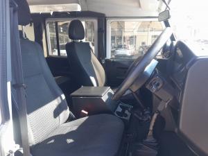 Land Rover Defender 110 TD station wagon S - Image 13